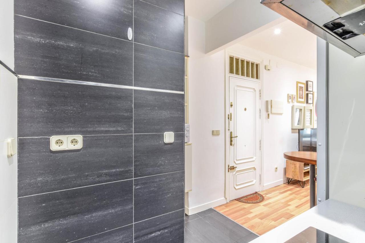 Апартаменты Apartamento Plaza De Lavpies Мадрид Экстерьер фото